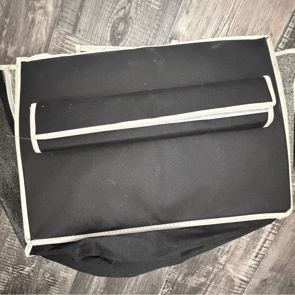 Hanging Closet shoe Organizer in Black and Gray